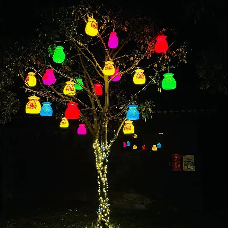 Outdoor Lighting On Trees - Lampu tanglung keberuntungan, kantong uang di